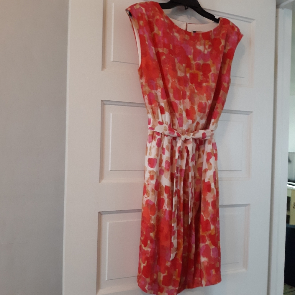 Comfortable, Classic Multi-color Floral Dress